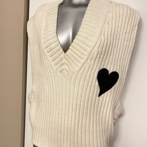 Kimhēkim woman’s White V-Neck Vest wool kimhekim - Picture 6 of 6